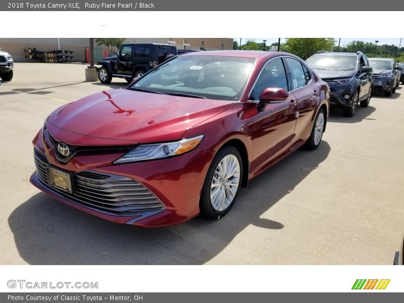 Ruby Flare Pearl / Black 2018 Toyota Camry XLE