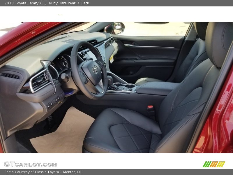 Ruby Flare Pearl / Black 2018 Toyota Camry XLE