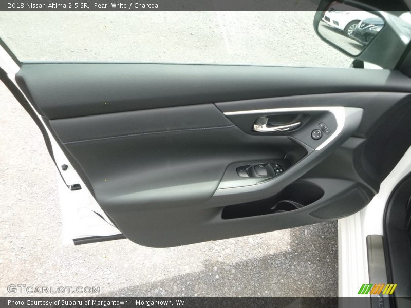 Pearl White / Charcoal 2018 Nissan Altima 2.5 SR