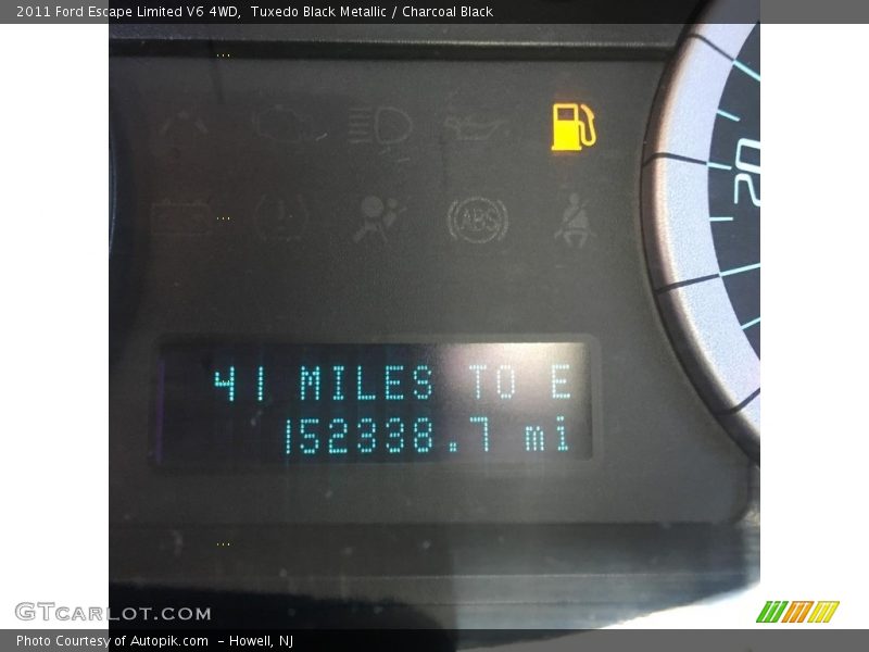 Tuxedo Black Metallic / Charcoal Black 2011 Ford Escape Limited V6 4WD