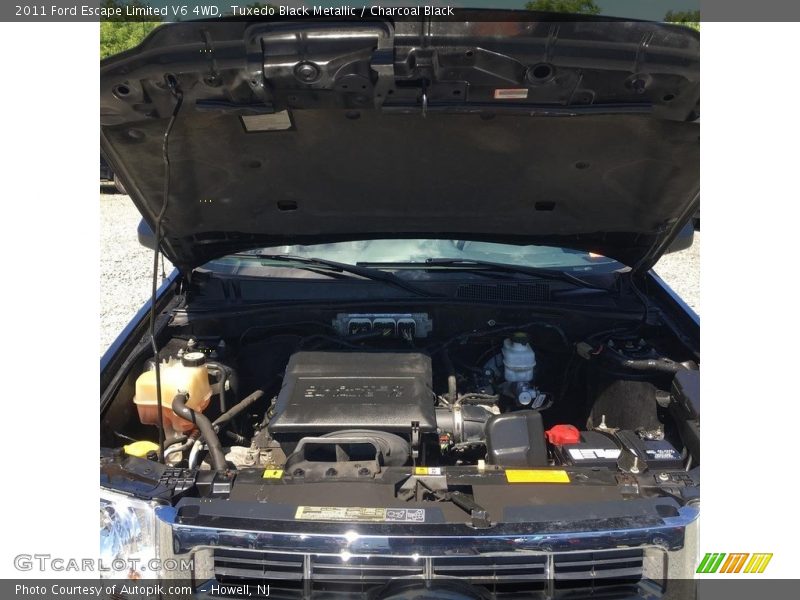 Tuxedo Black Metallic / Charcoal Black 2011 Ford Escape Limited V6 4WD