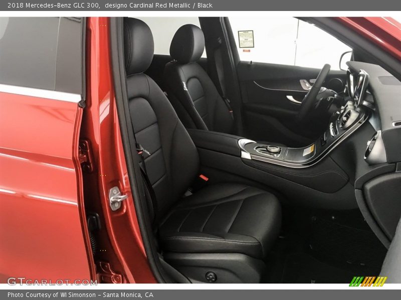 designo Cardinal Red Metallic / Black 2018 Mercedes-Benz GLC 300