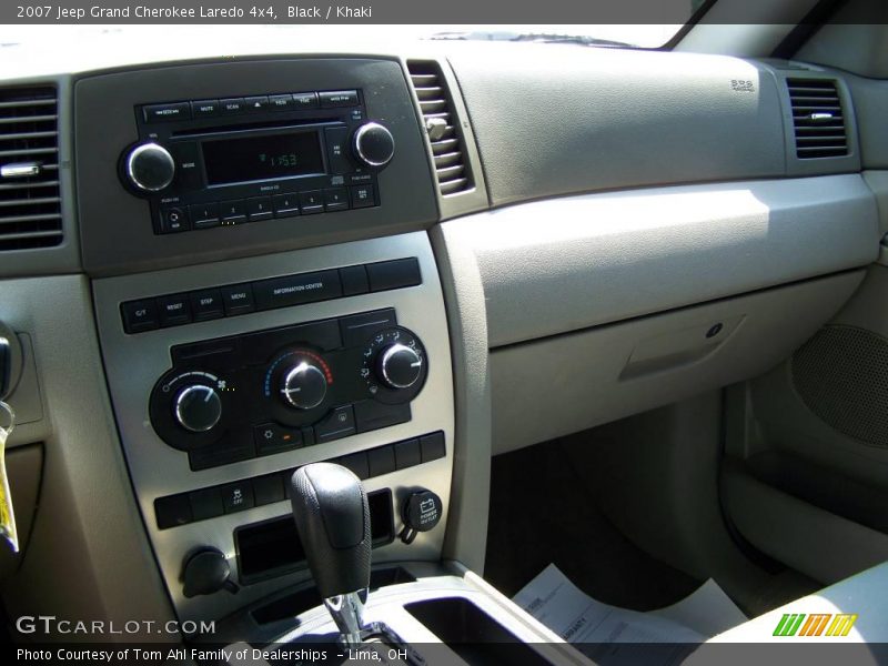 Black / Khaki 2007 Jeep Grand Cherokee Laredo 4x4