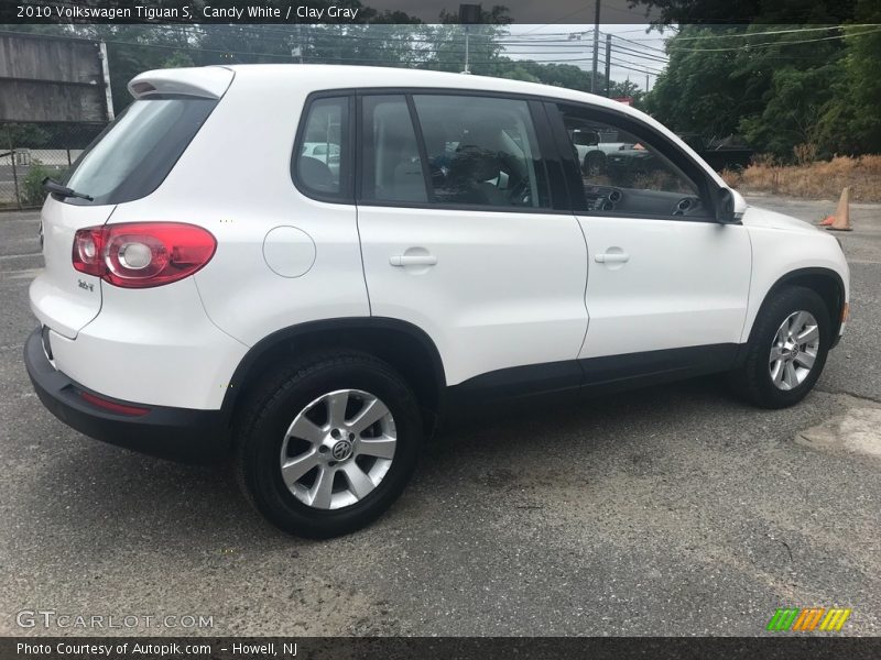 Candy White / Clay Gray 2010 Volkswagen Tiguan S