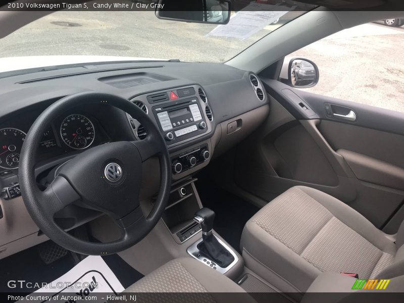 Candy White / Clay Gray 2010 Volkswagen Tiguan S