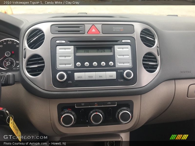 Candy White / Clay Gray 2010 Volkswagen Tiguan S