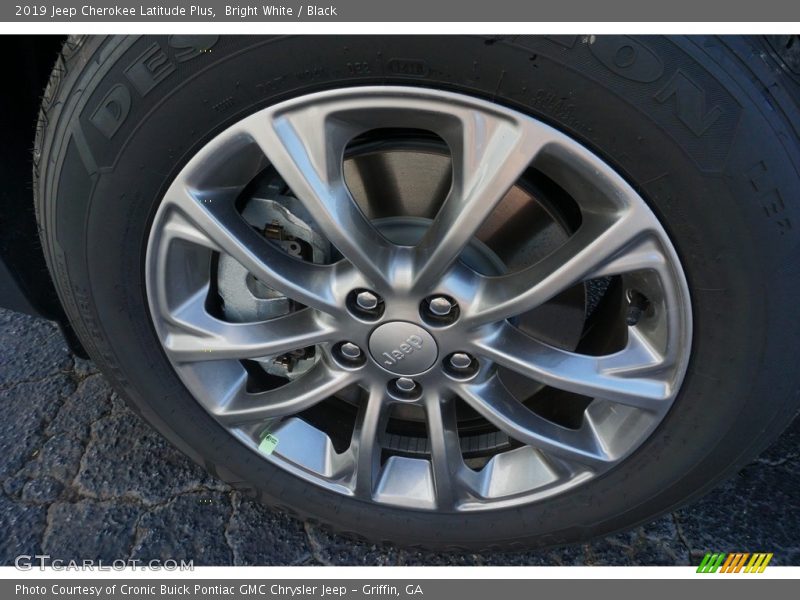 Bright White / Black 2019 Jeep Cherokee Latitude Plus