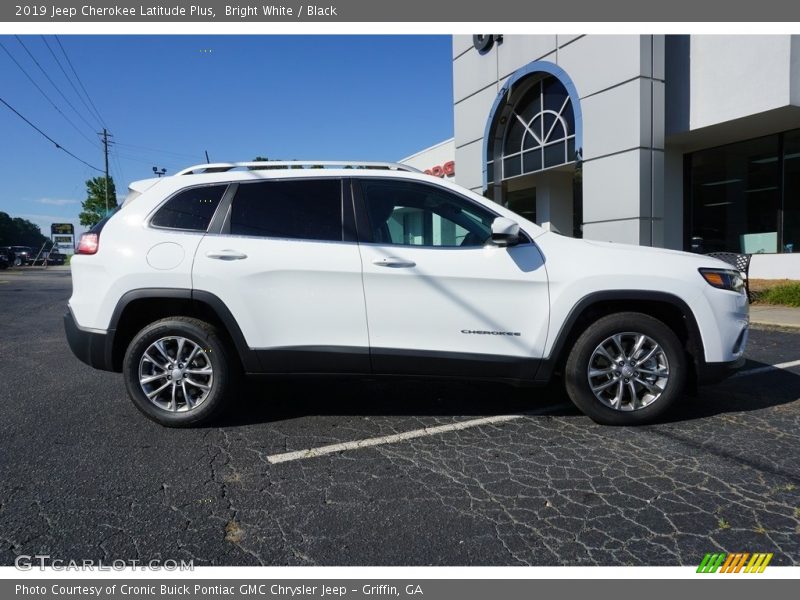 Bright White / Black 2019 Jeep Cherokee Latitude Plus