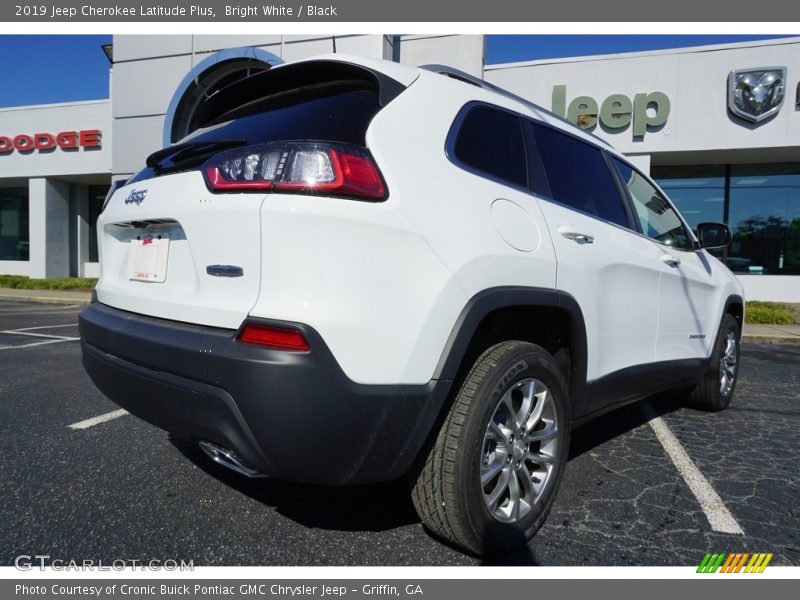 Bright White / Black 2019 Jeep Cherokee Latitude Plus