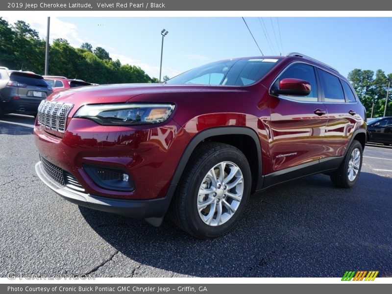 Velvet Red Pearl / Black 2019 Jeep Cherokee Latitude