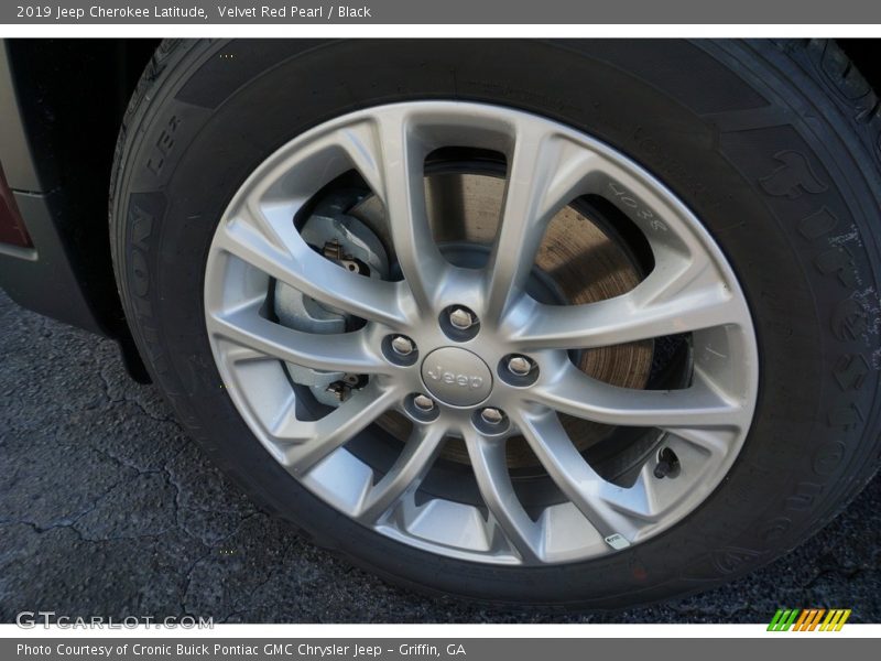 Velvet Red Pearl / Black 2019 Jeep Cherokee Latitude