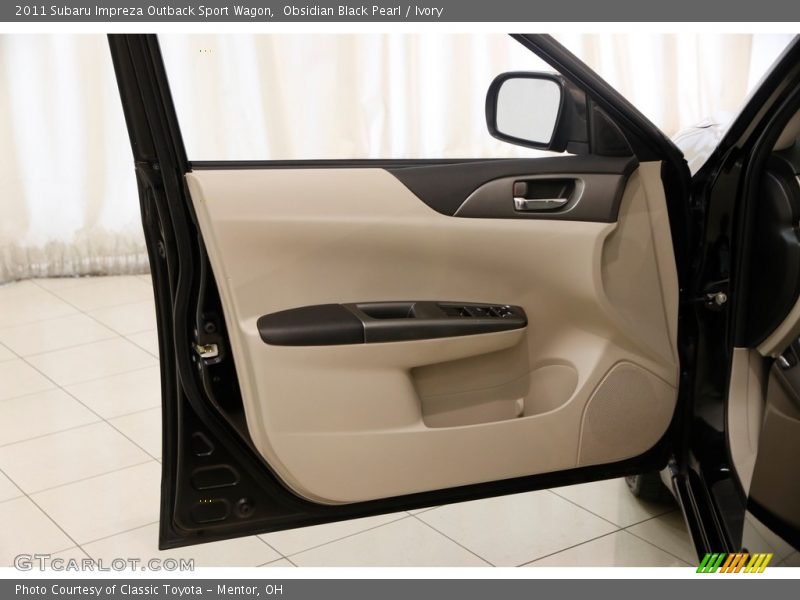 Obsidian Black Pearl / Ivory 2011 Subaru Impreza Outback Sport Wagon
