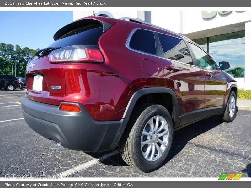 Velvet Red Pearl / Black 2019 Jeep Cherokee Latitude