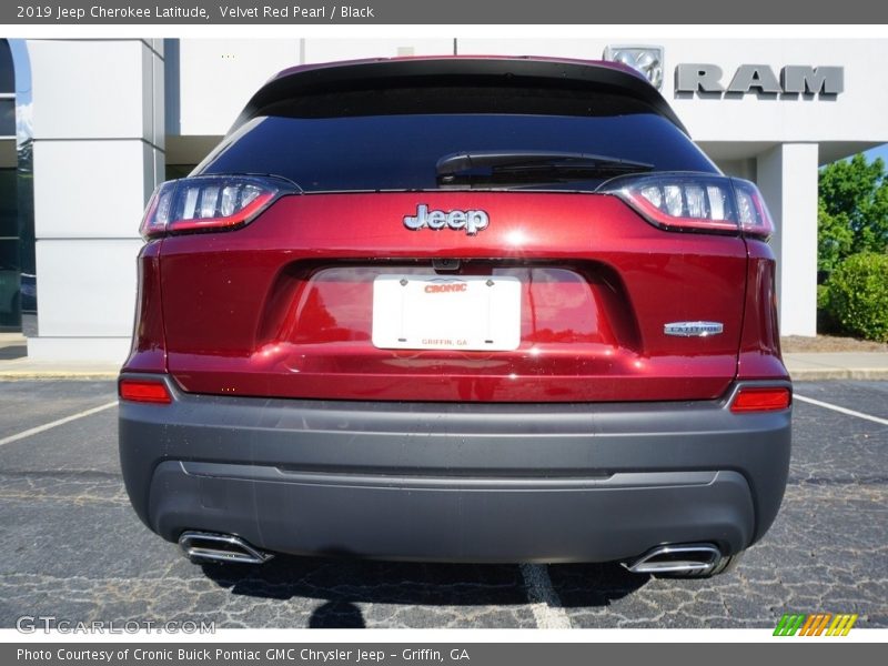 Velvet Red Pearl / Black 2019 Jeep Cherokee Latitude