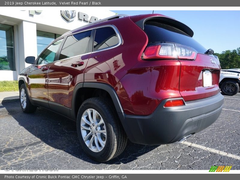 Velvet Red Pearl / Black 2019 Jeep Cherokee Latitude