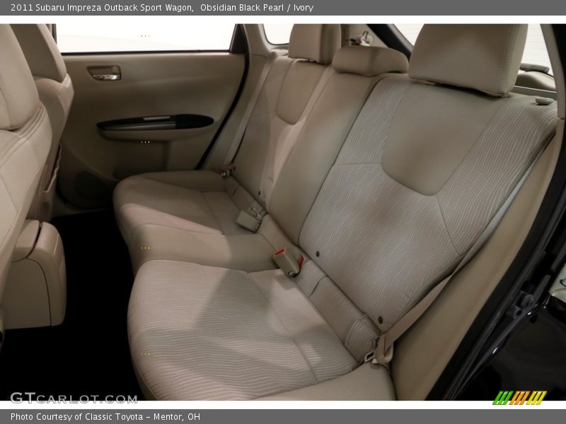 Obsidian Black Pearl / Ivory 2011 Subaru Impreza Outback Sport Wagon
