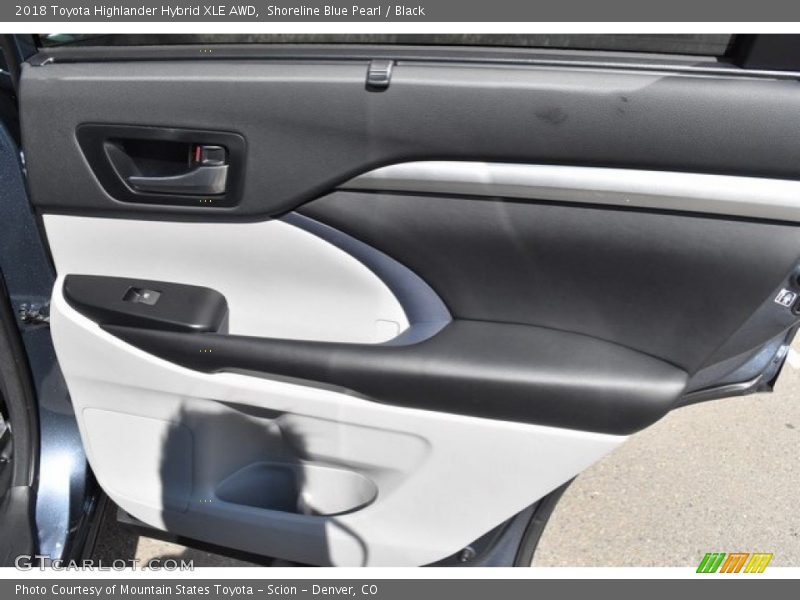 Shoreline Blue Pearl / Black 2018 Toyota Highlander Hybrid XLE AWD