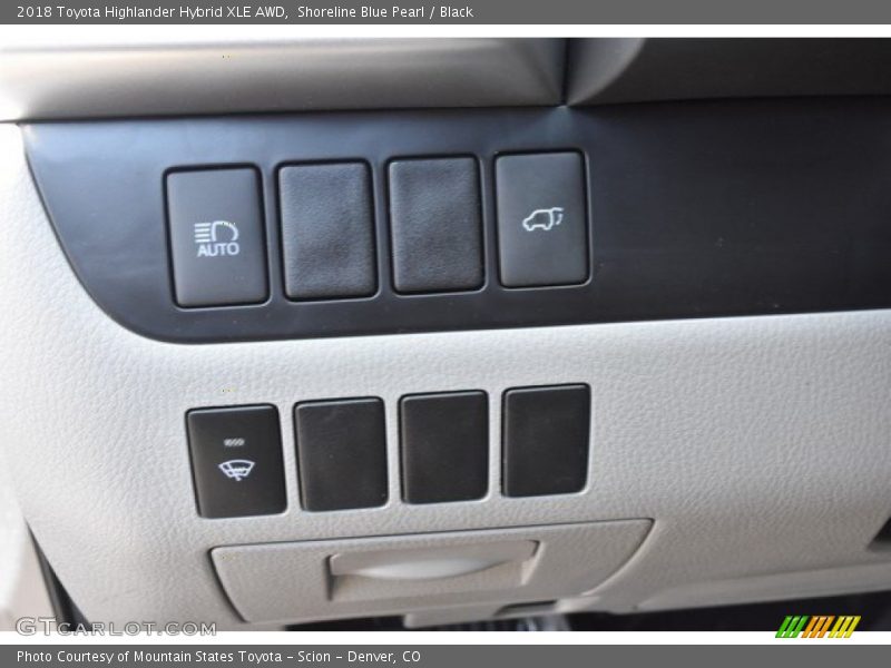 Shoreline Blue Pearl / Black 2018 Toyota Highlander Hybrid XLE AWD