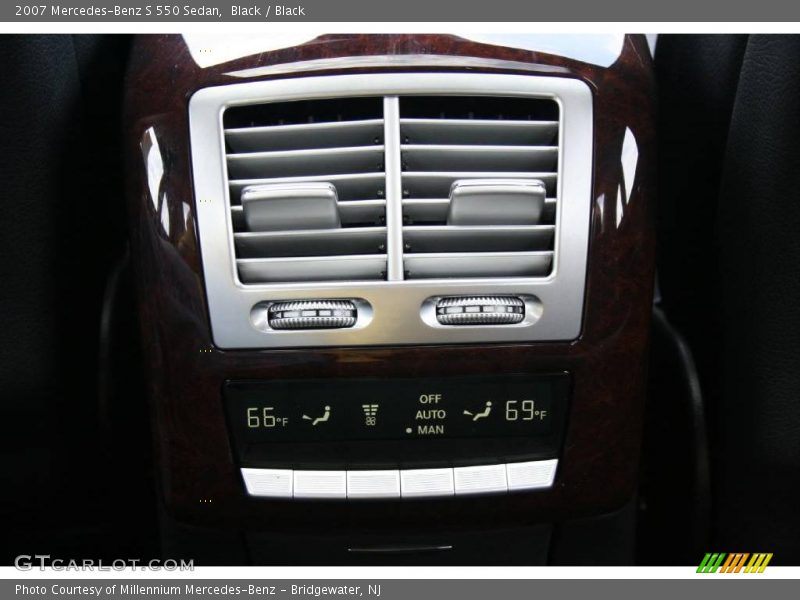 Black / Black 2007 Mercedes-Benz S 550 Sedan