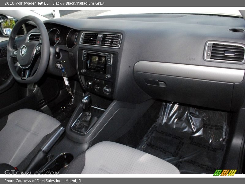 Black / Black/Palladium Gray 2018 Volkswagen Jetta S