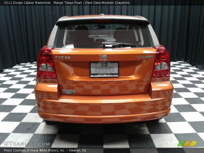 Mango Tango Pearl / Dark Slate/Medium Graystone 2011 Dodge Caliber Mainstreet