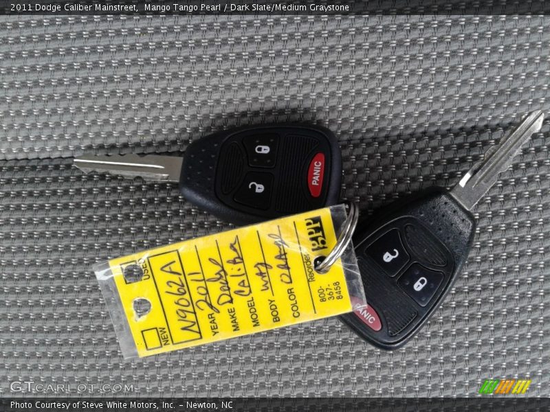 Mango Tango Pearl / Dark Slate/Medium Graystone 2011 Dodge Caliber Mainstreet