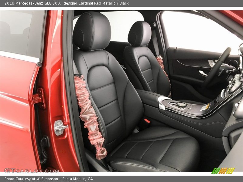 designo Cardinal Red Metallic / Black 2018 Mercedes-Benz GLC 300