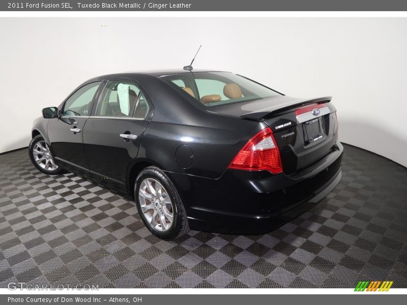 Tuxedo Black Metallic / Ginger Leather 2011 Ford Fusion SEL