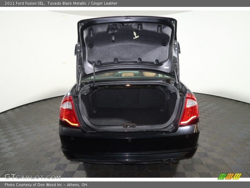 Tuxedo Black Metallic / Ginger Leather 2011 Ford Fusion SEL