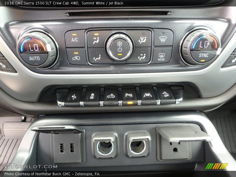 Summit White / Jet Black 2018 GMC Sierra 1500 SLT Crew Cab 4WD