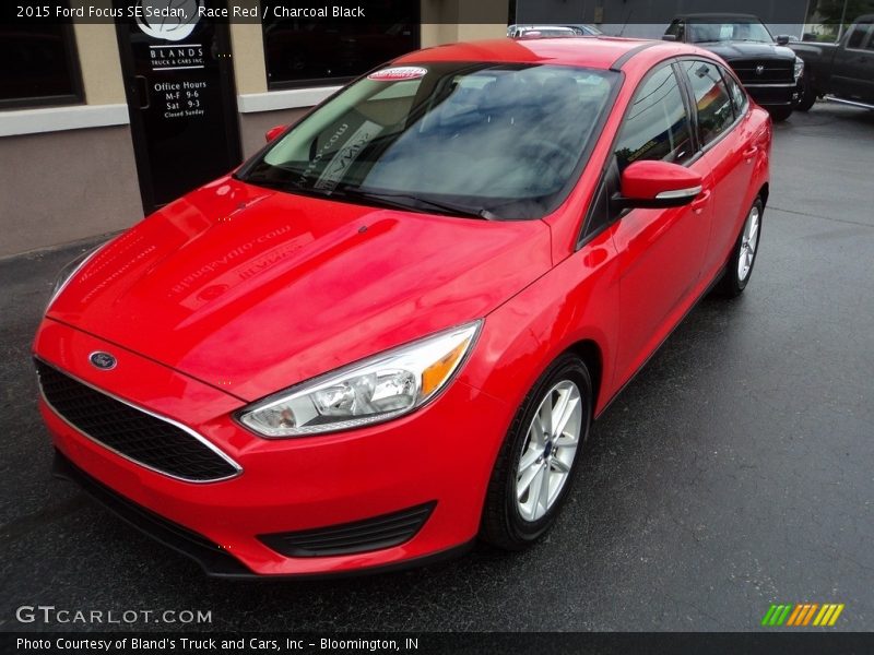 Race Red / Charcoal Black 2015 Ford Focus SE Sedan