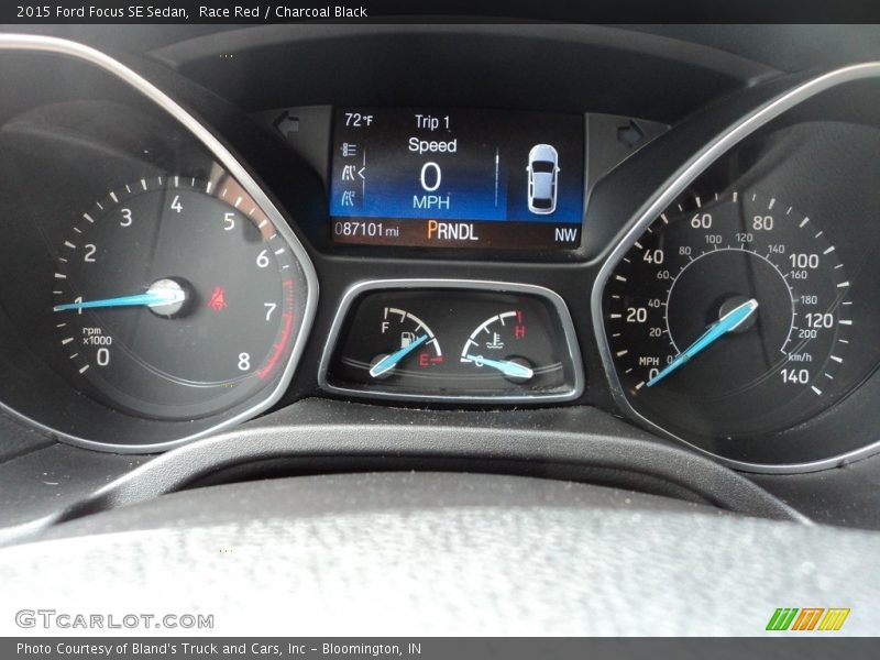 Race Red / Charcoal Black 2015 Ford Focus SE Sedan