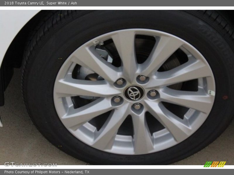 Super White / Ash 2018 Toyota Camry LE