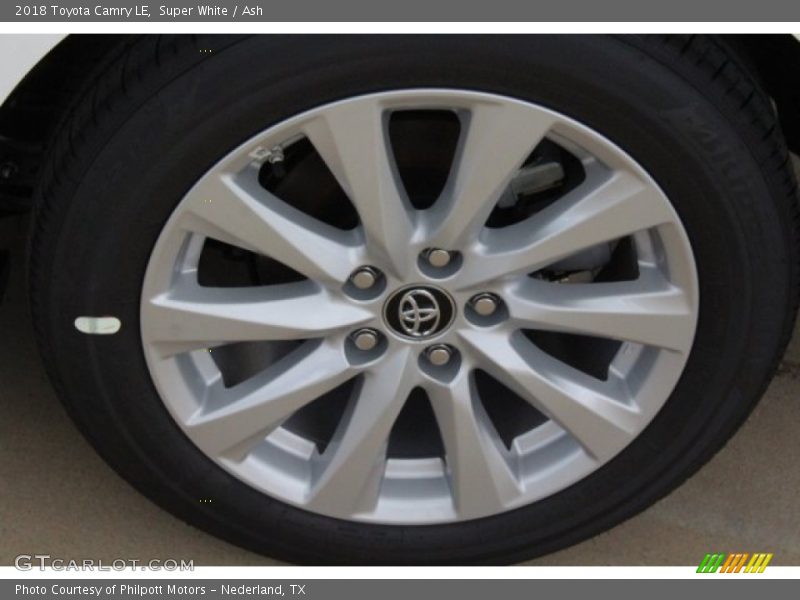 Super White / Ash 2018 Toyota Camry LE