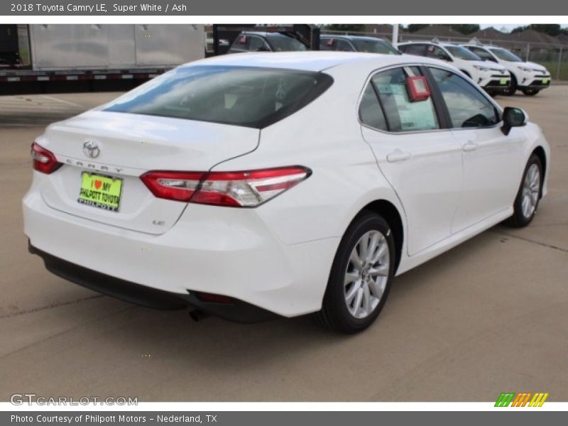 Super White / Ash 2018 Toyota Camry LE