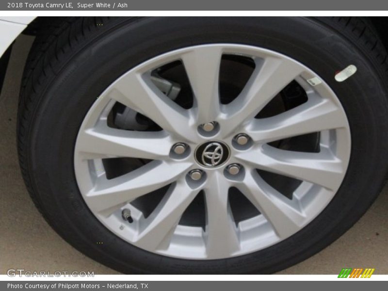 Super White / Ash 2018 Toyota Camry LE