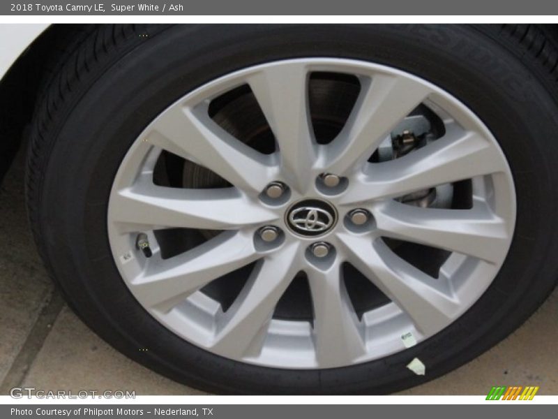 Super White / Ash 2018 Toyota Camry LE