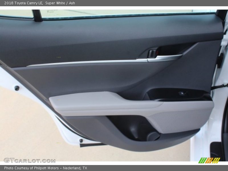 Super White / Ash 2018 Toyota Camry LE