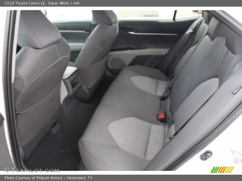 Super White / Ash 2018 Toyota Camry LE