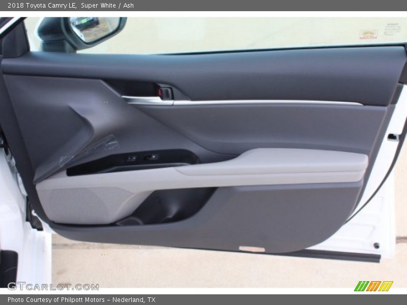 Super White / Ash 2018 Toyota Camry LE