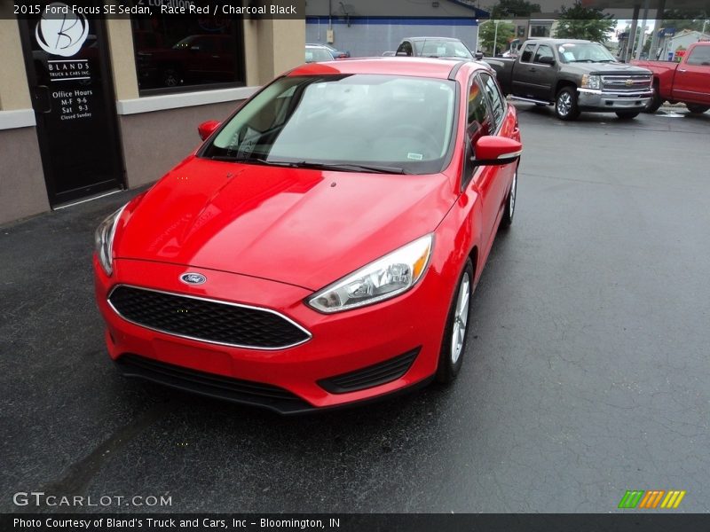 Race Red / Charcoal Black 2015 Ford Focus SE Sedan