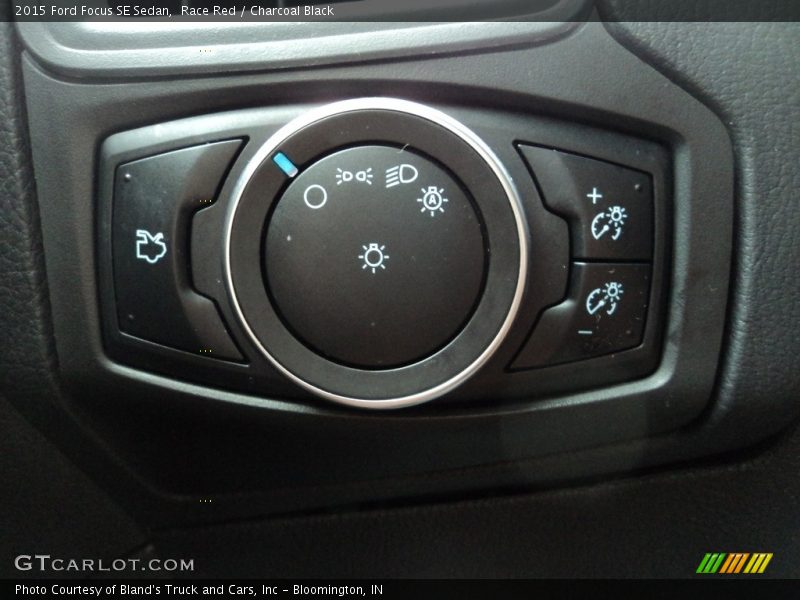 Race Red / Charcoal Black 2015 Ford Focus SE Sedan