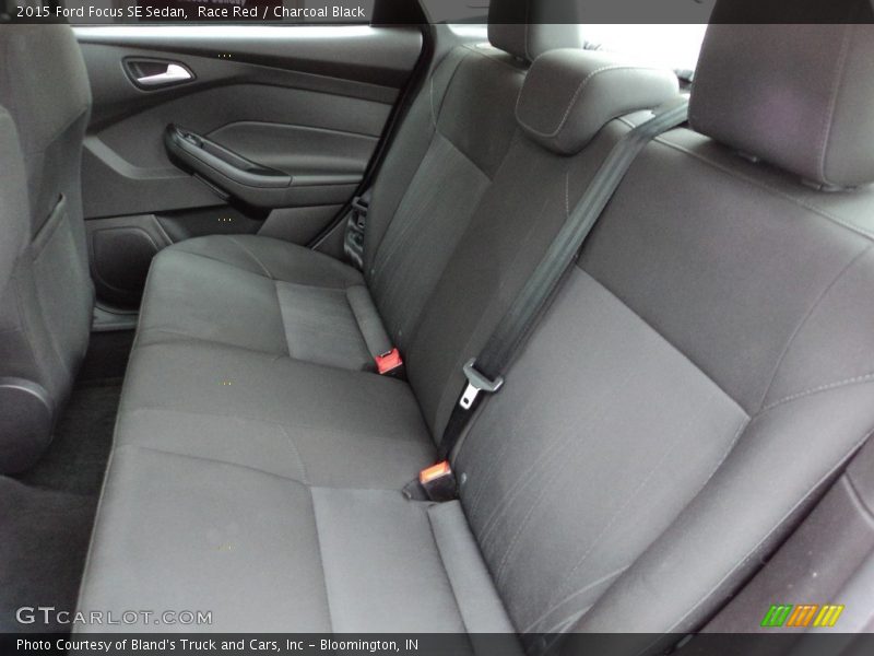 Race Red / Charcoal Black 2015 Ford Focus SE Sedan