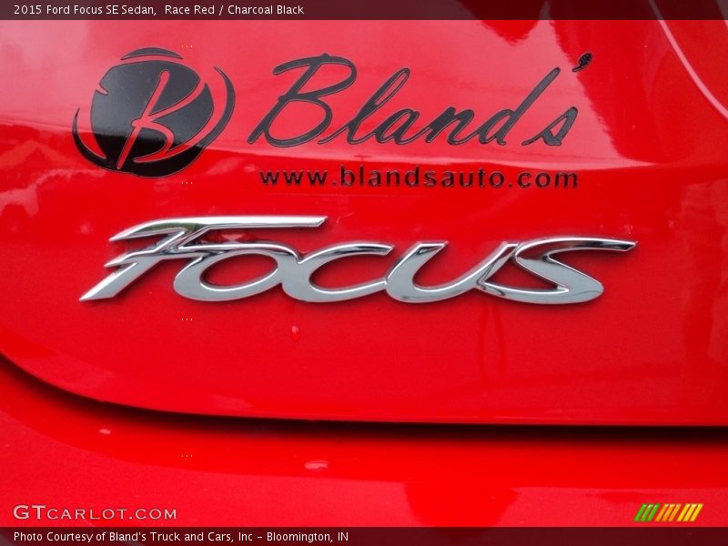 Race Red / Charcoal Black 2015 Ford Focus SE Sedan
