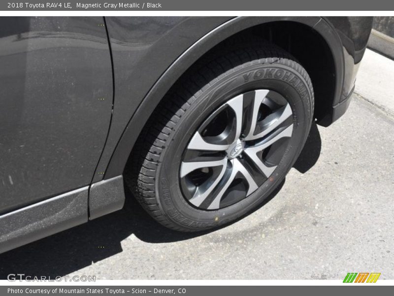 Magnetic Gray Metallic / Black 2018 Toyota RAV4 LE