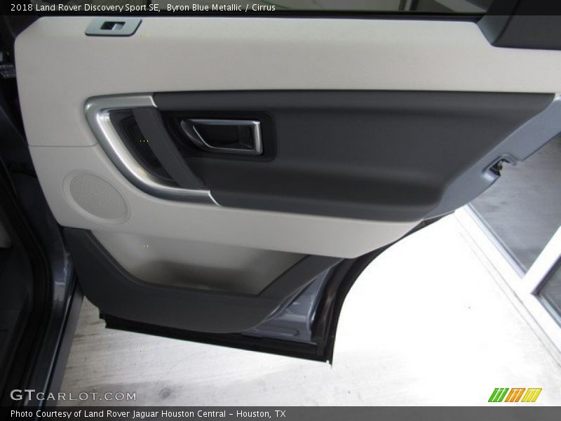 Byron Blue Metallic / Cirrus 2018 Land Rover Discovery Sport SE