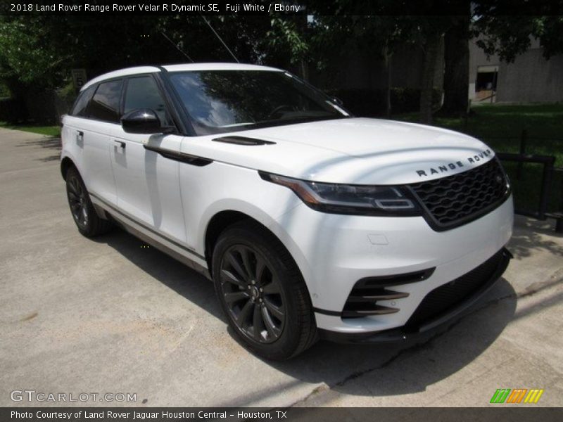 Front 3/4 View of 2018 Range Rover Velar R Dynamic SE