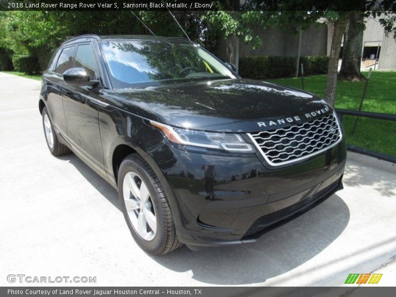 Front 3/4 View of 2018 Range Rover Velar S