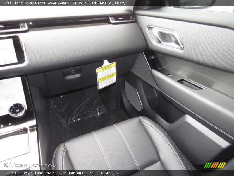 Santorini Black Metallic / Ebony 2018 Land Rover Range Rover Velar S