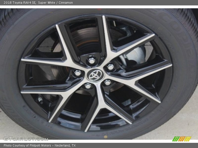 Super White / Cinnamon 2018 Toyota RAV4 SE